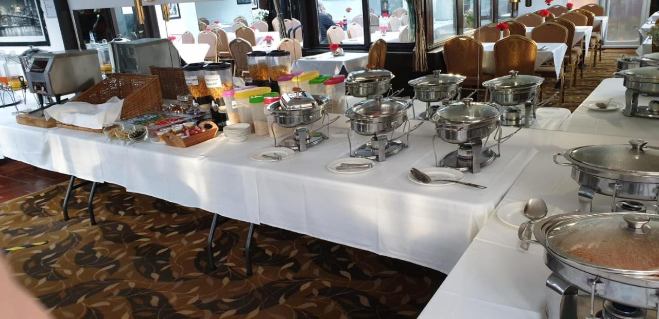Harefield Manor Hotel Romford Extérieur photo