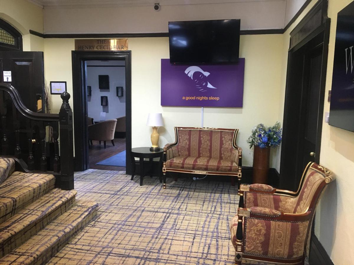 Harefield Manor Hotel Romford Extérieur photo