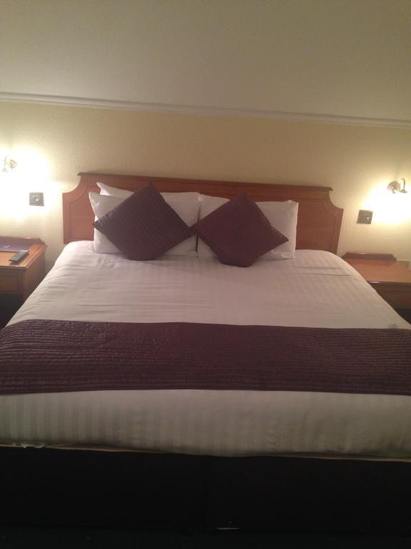 Harefield Manor Hotel Romford Extérieur photo