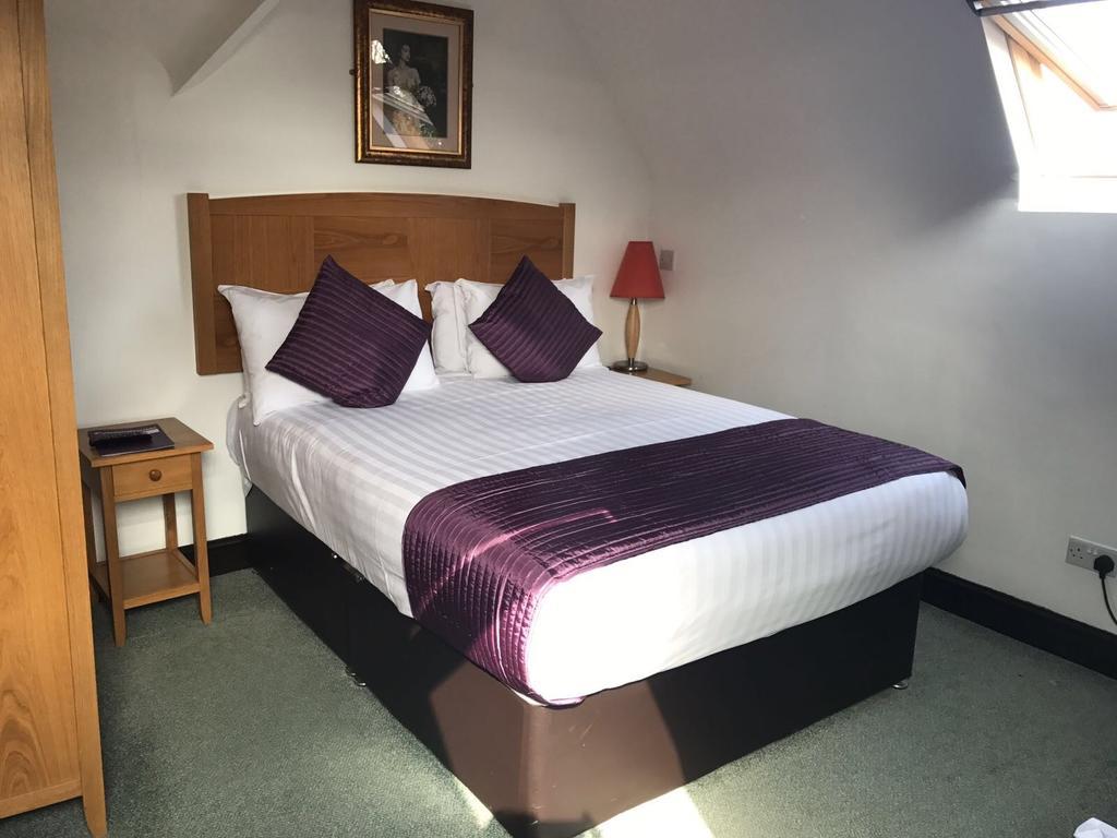 Harefield Manor Hotel Romford Extérieur photo