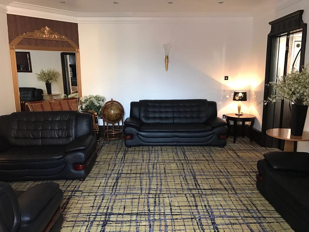 Harefield Manor Hotel Romford Extérieur photo