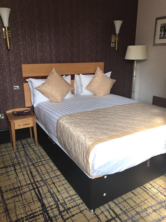 Harefield Manor Hotel Romford Extérieur photo
