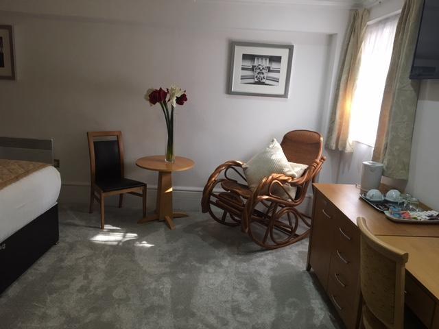 Harefield Manor Hotel Romford Extérieur photo