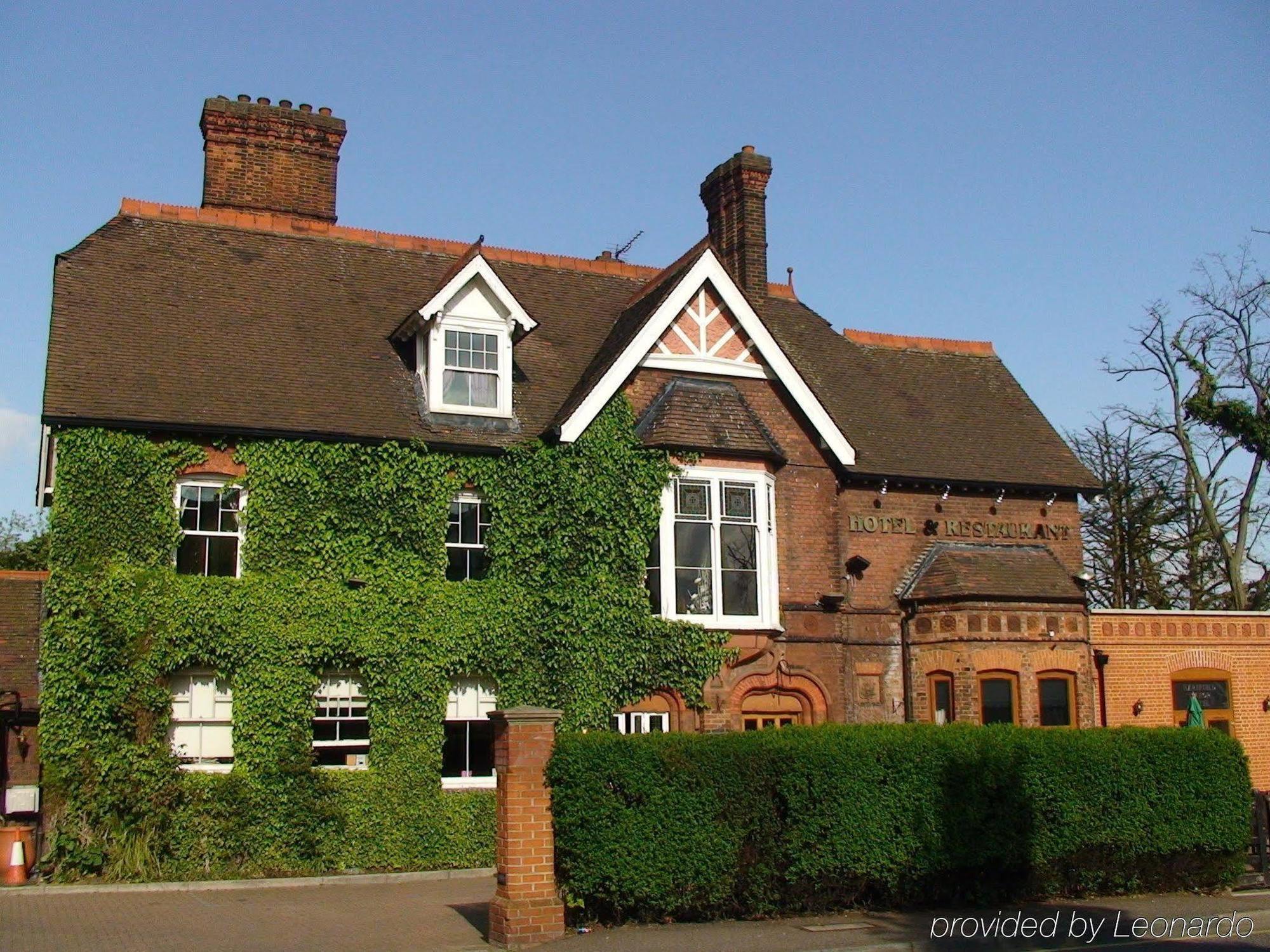 Harefield Manor Hotel Romford Extérieur photo