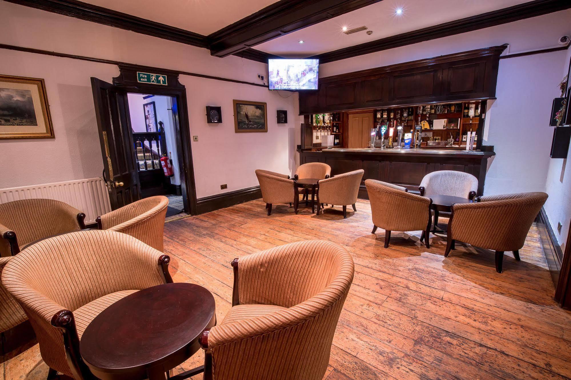 Harefield Manor Hotel Romford Extérieur photo