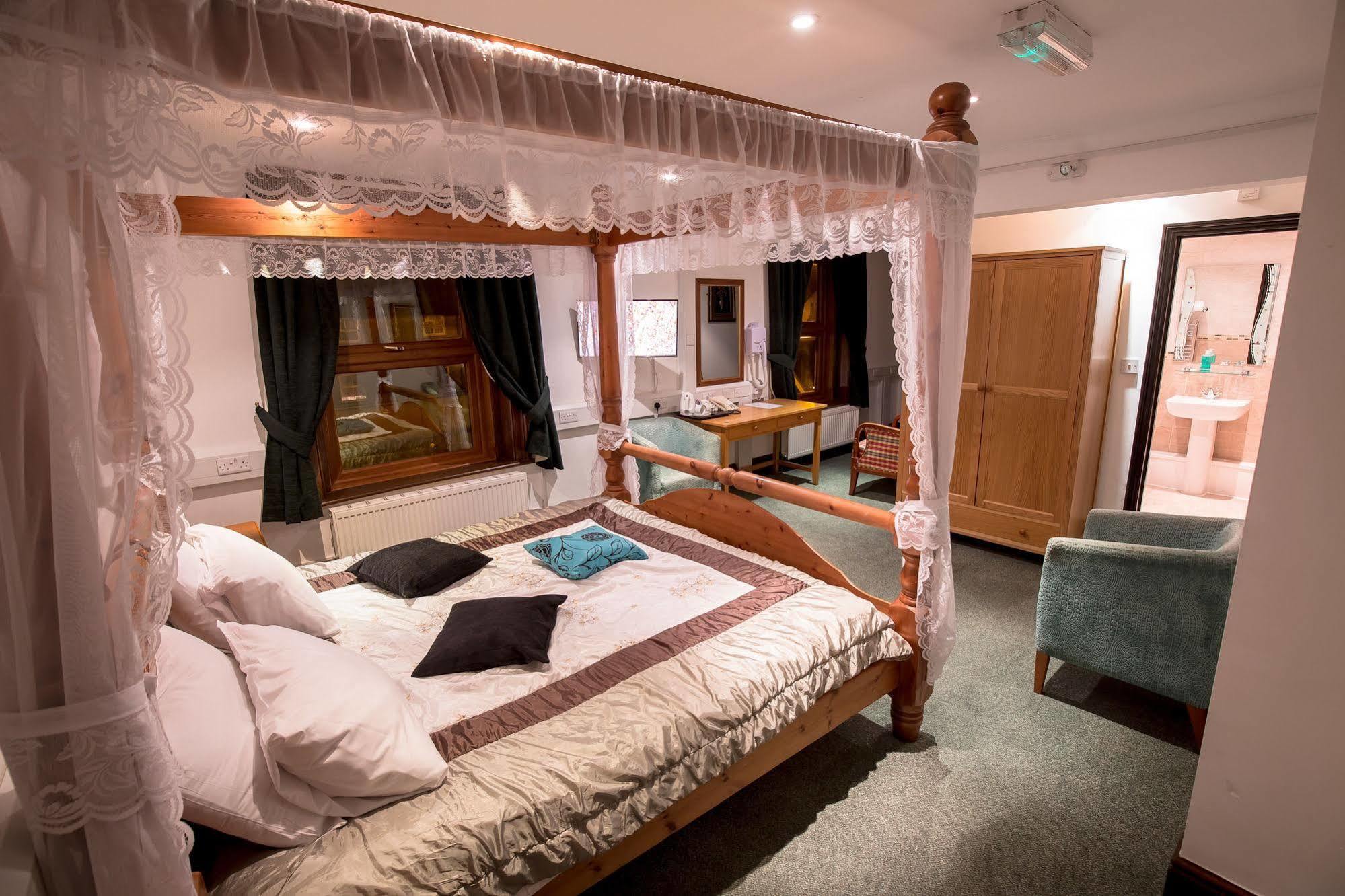 Harefield Manor Hotel Romford Extérieur photo